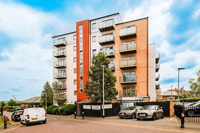 2 Bedroom Apartment To Rent In Queen Mary Avenue, London, E18