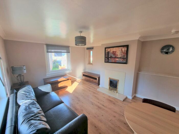 2 Bedroom Flat To Rent In Heathryfold Place, Northfield, Aberdeen, AB16