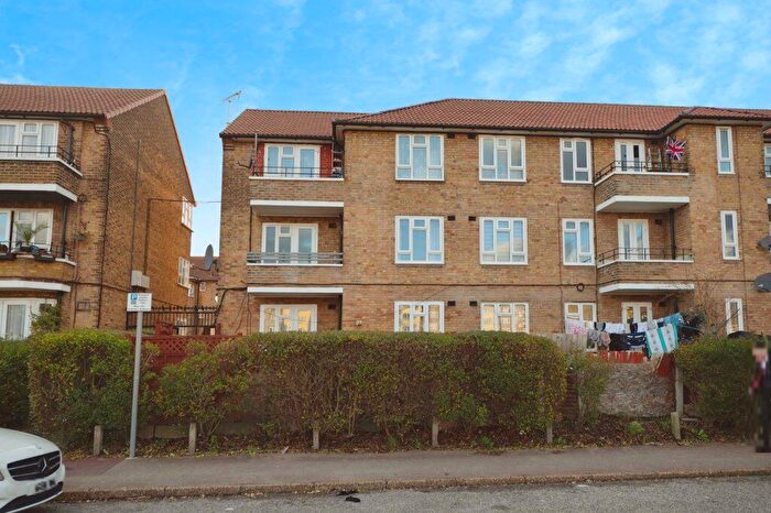 1 Bedroom Flat For Sale In Stansgate Road, Dagenham, RM10