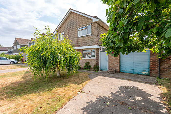 4 Bedroom Detached House For Sale In Marden Avenue, Chichester, PO19
