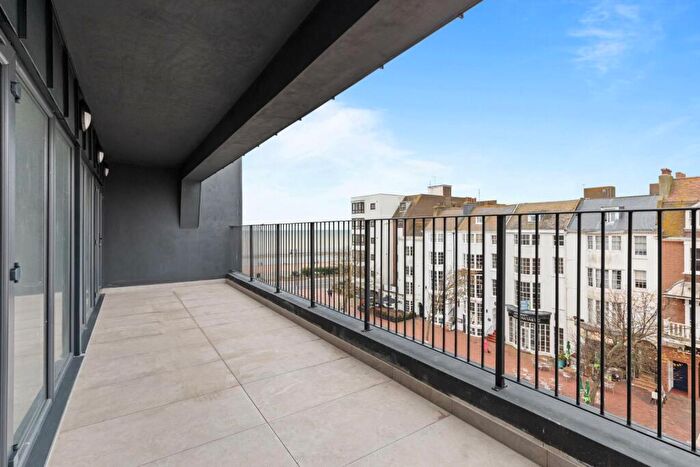 2 Bedroom Flat To Rent In Oceanview Heights, Montague Place, BN11