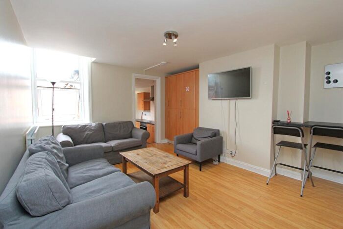 6 Bedroom Flat To Rent In Myrtle Grove, Jesmond, Newcastle, NE2