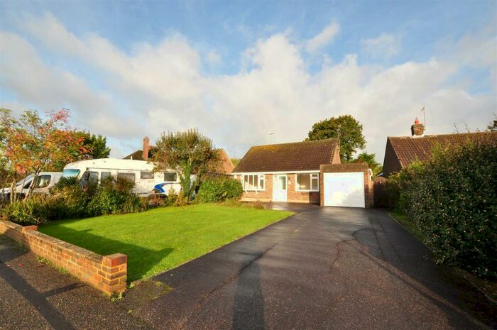 2 Bedroom Detached Bungalow To Rent In Hawthylands Crescent, Hailsham, BN27