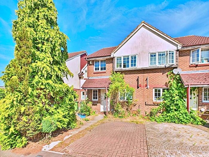 3 Bedroom Property For Sale In Milland Court, Borehamwood, WD6