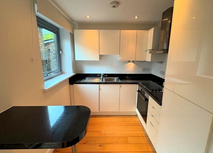 2 Bedroom Flat To Rent In Elmfield Road, East Finchley, N2