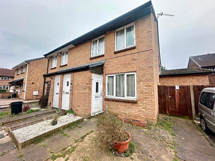 1 Bedroom Flat To Rent In Aubrietia Close, Harold Wood, Romford, RM3