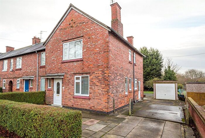 4 Bedroom End Terrace House To Rent In Fifth Avenue, York, YO31