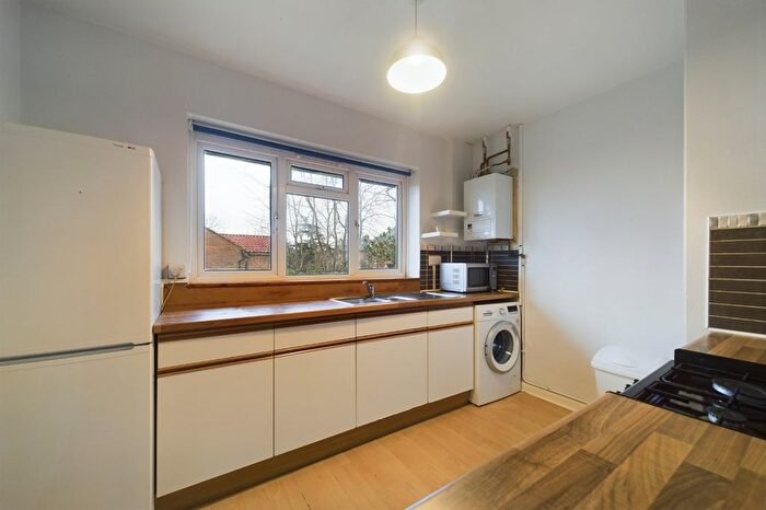 2 Bedroom Maisonette To Rent In Ray Park Road, Maidenhead, Berkshire, SL6