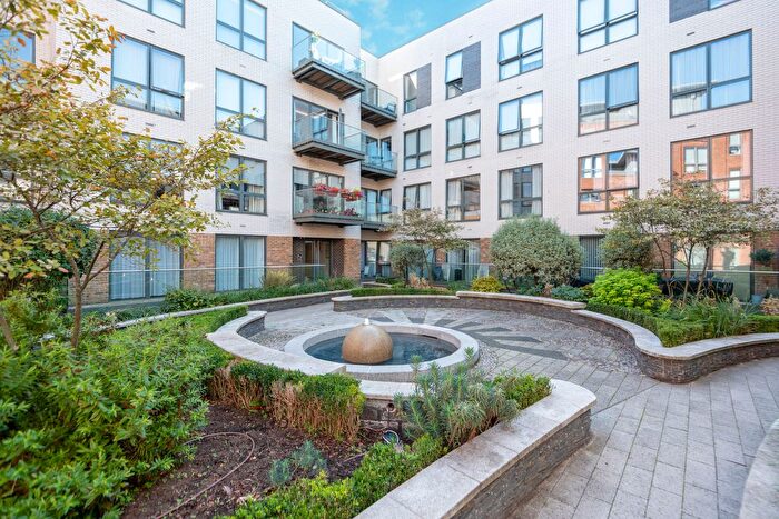 2 Bedroom Flat For Sale In Brewery Lane, Twickenham, TW1