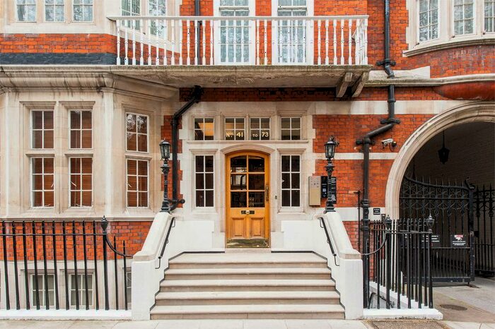 3 Bedroom Flat To Rent In Bedford Avenue, London, WC1B