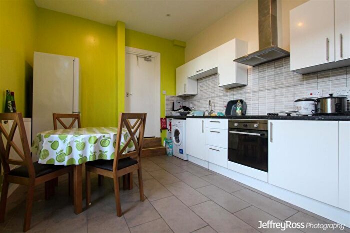 5 Bedroom Private Hall To Rent In Monthermer Road, Cathays, CF24