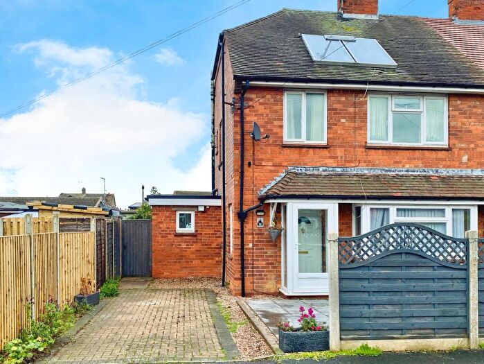 3 Bedroom Semi Detached House For Sale In Brittain Drive, Grantham, NG31