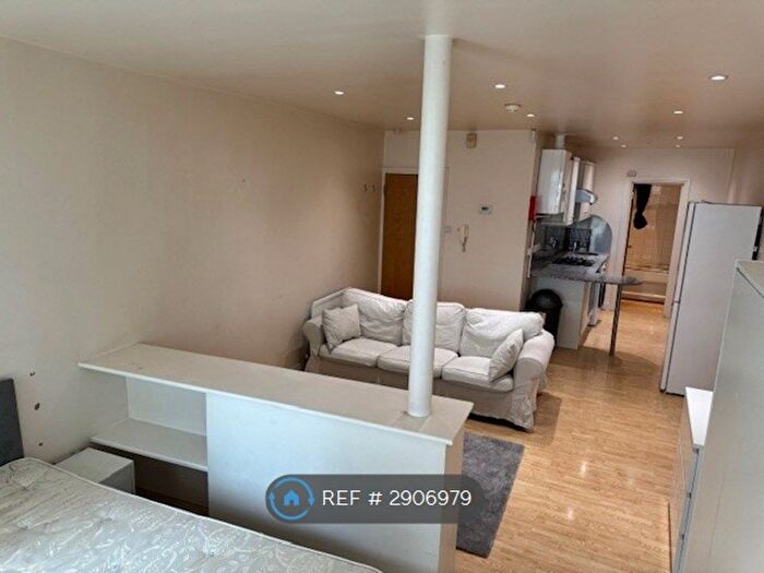 Studio To Rent In Copperfield St, London, SE1