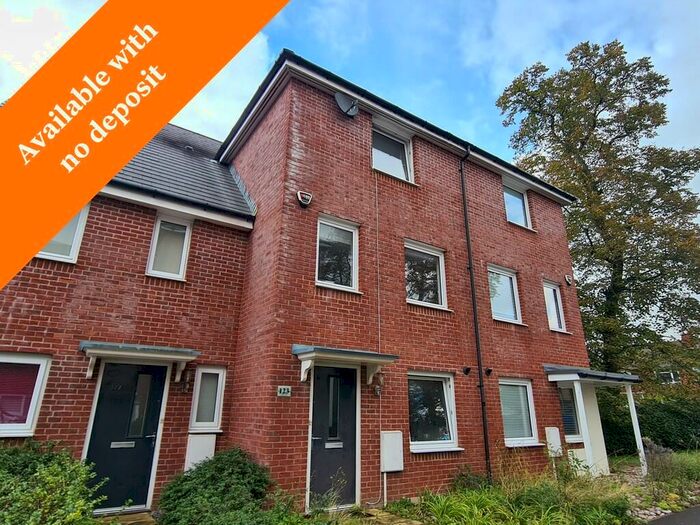 4 Bedroom Town House To Rent In Colby Street, Southampton, SO16