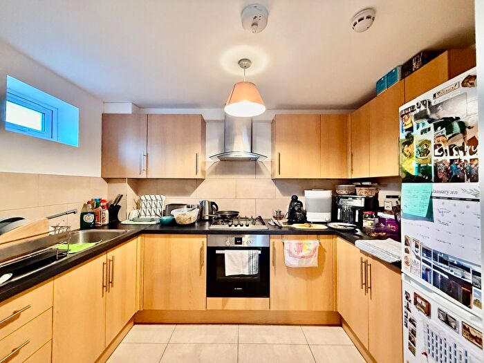 2 Bedroom Flat To Rent In Nuxley Road, Belvedere, Kent, DA17