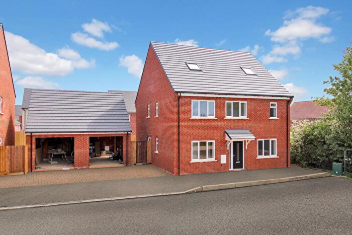 4 Bedroom Detached House For Sale In Roxton Road, Great Barford, Bedford, MK44