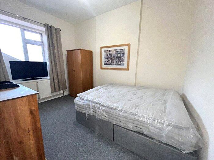 Terraced House To Rent In Nags Head Hill, Bristol, Somerset, BS5