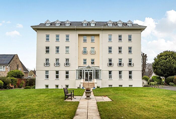 2 Bedroom Flat For Sale In Westbourne Drive, Cheltenham, Gloucestershire, GL52