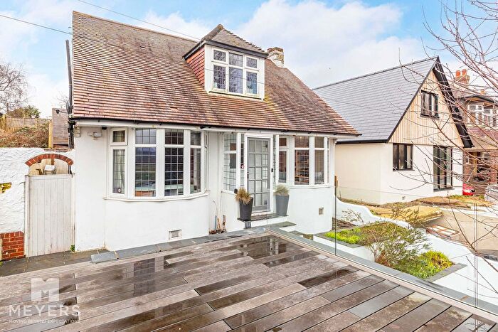 5 Bedroom Detached House For Sale In Iford Lane, Bournemouth, BH6