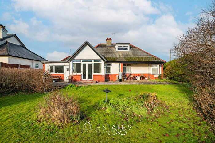 4 Bedroom Detached Bungalow For Sale In Warren Drive, Prestatyn, LL19