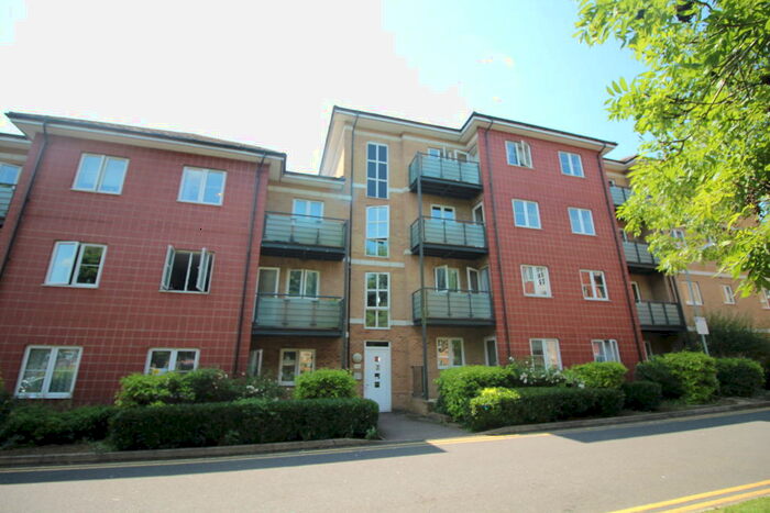 1 Bedroom Flat To Rent In The Parklands -, LU5