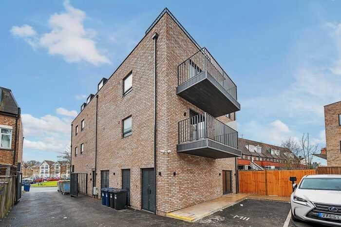 Apartment To Rent In Beagle Close, Mill Hill East, NW7