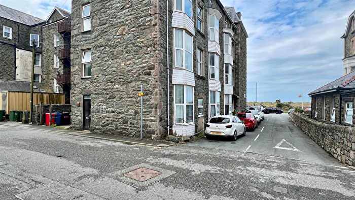 1 Bedroom Flat For Sale In Barmouth, LL42