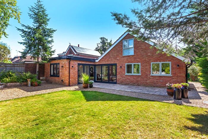 4 Bedroom Detached House For Sale In Goring Heath Road, Whitchurch Hill, South Oxfordshire, RG8