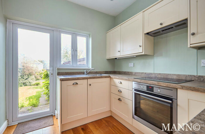 3 Bedroom Semi-Detached House To Rent In Dallinger Road, Lee, SE12