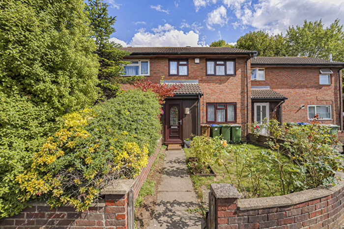 3 Bedroom Terraced House For Sale In Ormesby Close, London, SE28