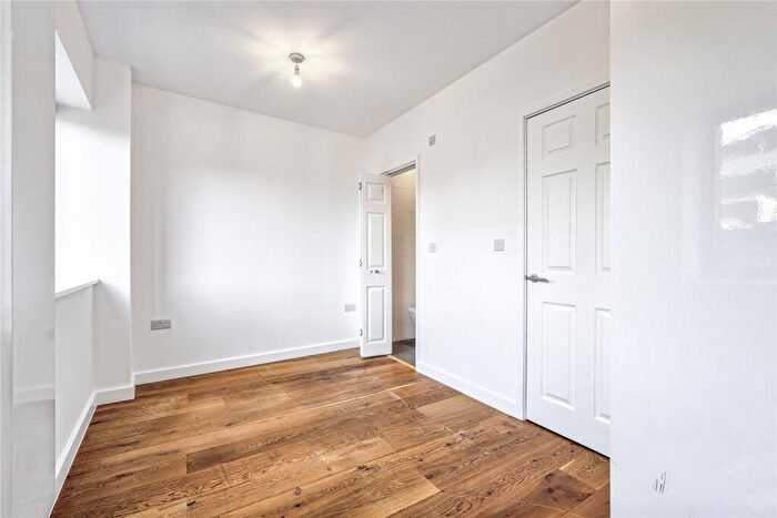 3 Bedroom House To Rent In St. Aubyn's Road, London, SE19