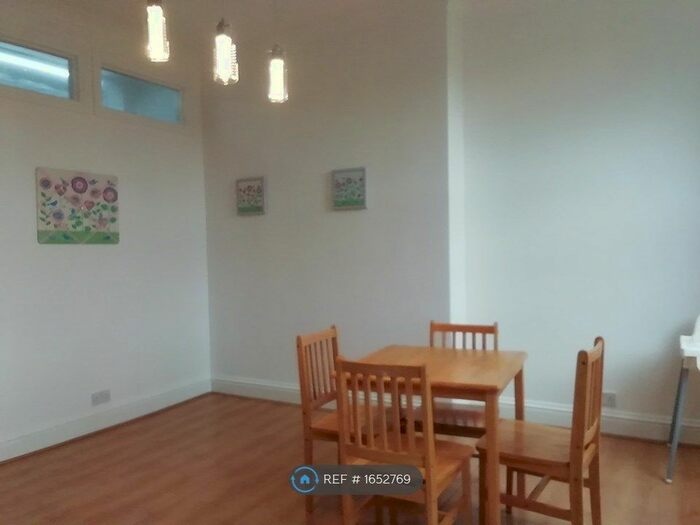 2 Bedroom Flat To Rent In Evering Road, London, E5