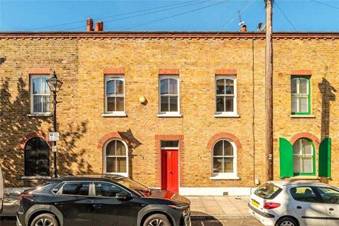 3 Bedroom Terraced House To Rent In Cyprus Street, Bethnal Green, London, E2