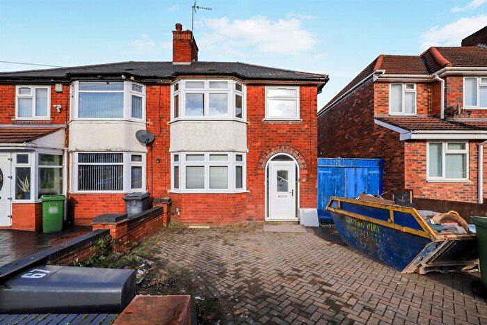 3 Bedroom Semi-Detached House For Sale In Kingsway Road, Fallings Park, Wolverhampton, WV10