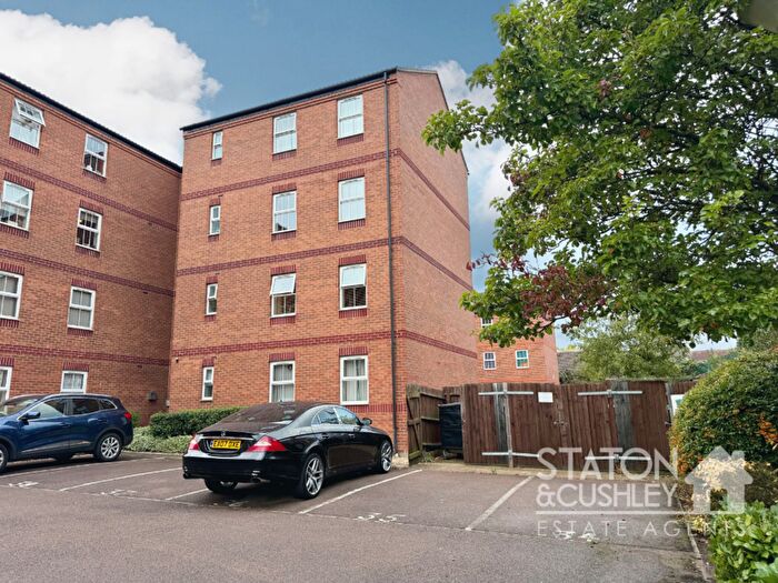 2 Bedroom Flat For Sale In Bodill Gardens, Hucknall, NG15