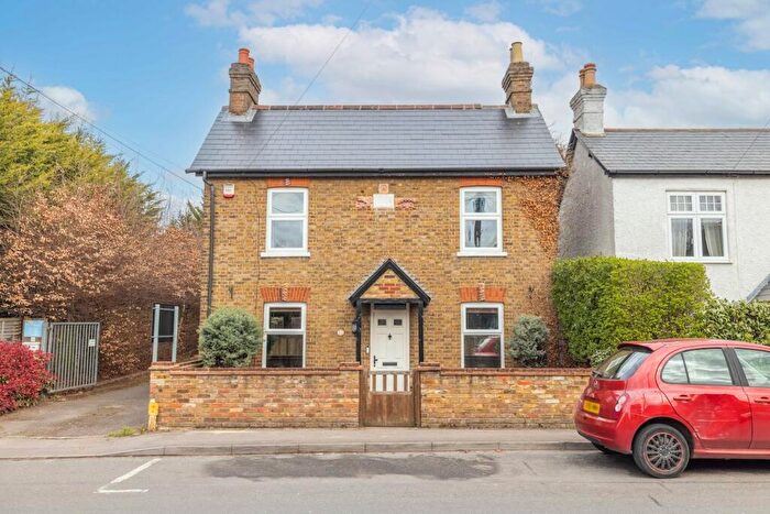 3 Bedroom Detached House For Sale In Eastfield Road, Burnham, Slough, SL1