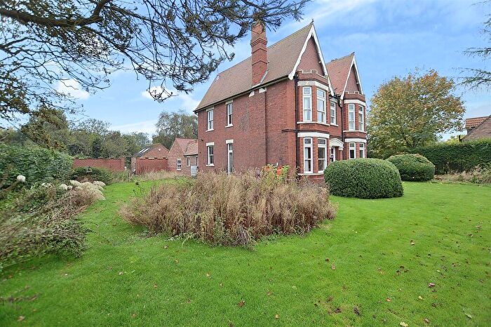 4 Bedroom Detached House For Sale In High Street, Walcott, LN4