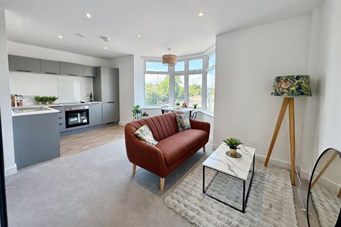 Studio For Sale In Holdenhurst Road, Bournemouth, BH8