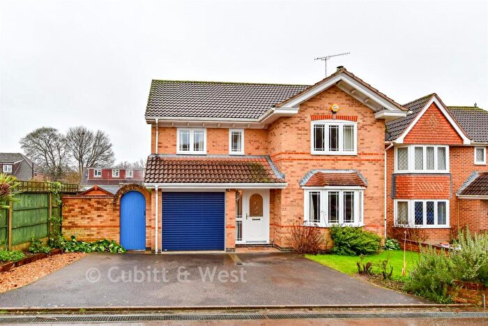 4 Bedroom Detached House For Sale In Pentere Road, Waterlooville, Hampshire, PO8