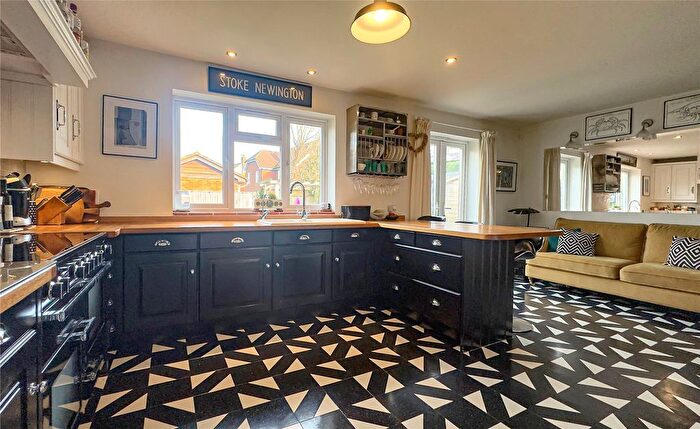4 Bedroom Detached House For Sale In Prospect Road, Rowledge, Farnham, Surrey, GU10