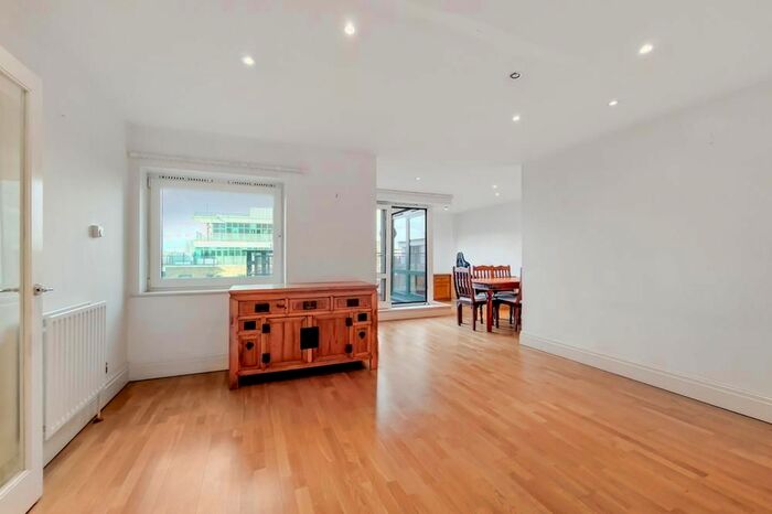 2 Bedroom Flat To Rent In Beckford Close, Warwick Road, London, W14