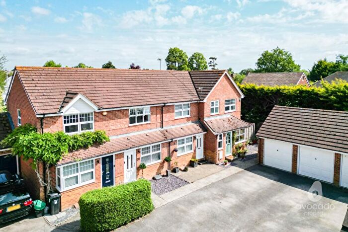 2 Bedroom Terraced House For Sale In Lansdowne Gardens, Spencers Wood, RG7