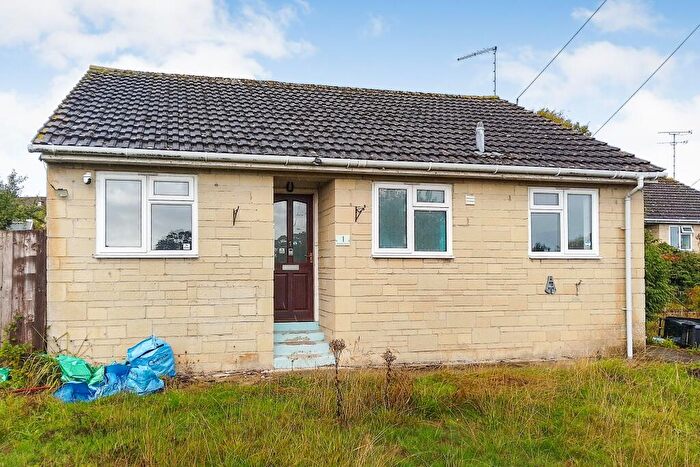 2 Bedroom Bungalow For Sale In Kembles Close, Malmesbury, Wiltshire, SN16