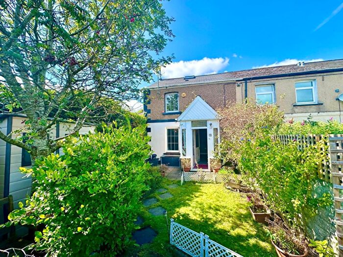 2 Bedroom End Of Terrace House To Rent In Caepalish, Pontnewynydd, Pontypool, NP4