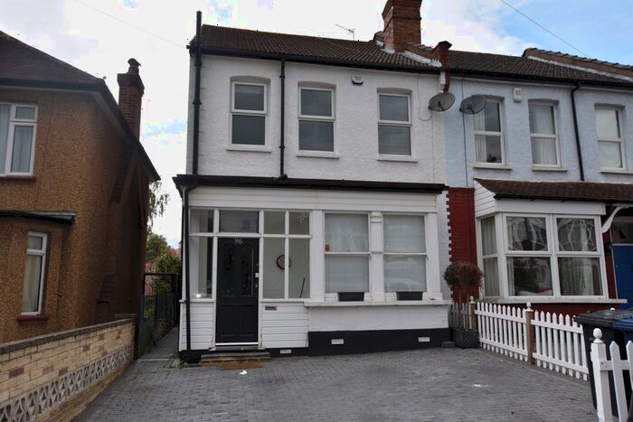 3 Bedroom Semi-Detached House To Rent In Victoria Road, Barnet, EN4