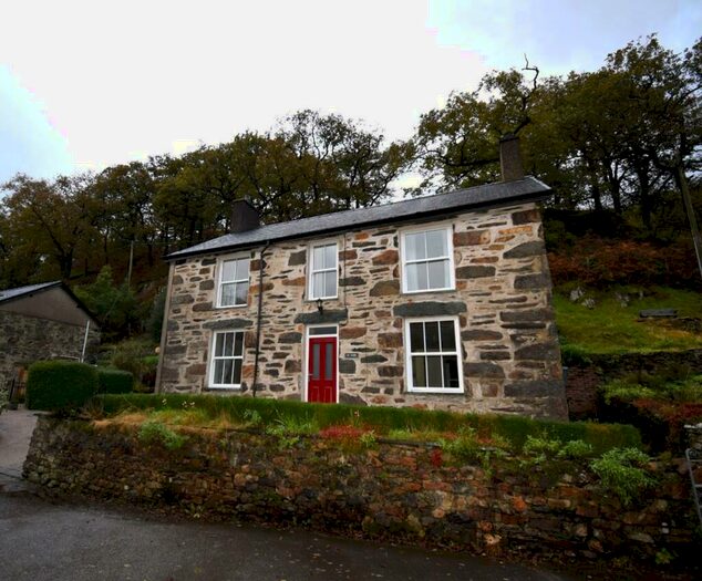 3 Bedroom House For Sale In Nant Gwynant, Caernarfon, LL55