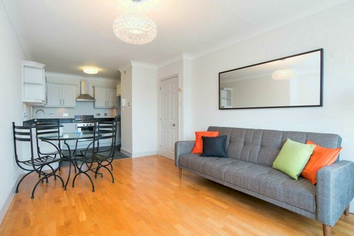 1 Bedroom Flat To Rent In Trafalgar Court, Trafalgar Court, Wapping, E1W