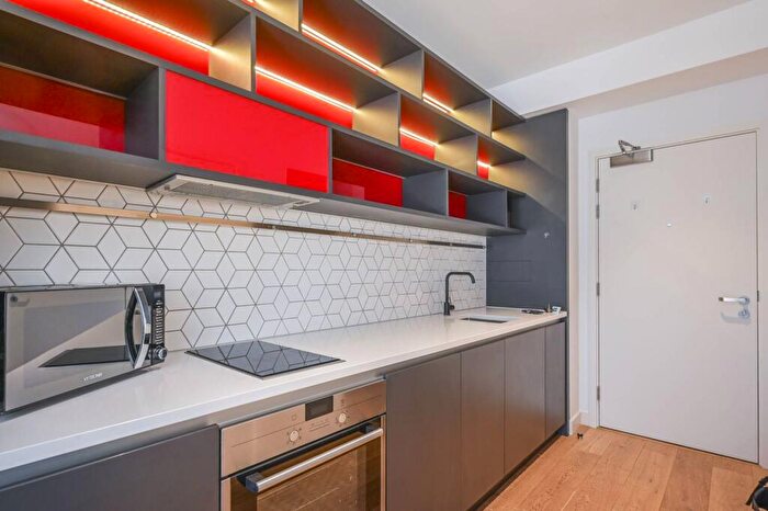 Studio To Rent In London City Island, Canning Town, London, E14