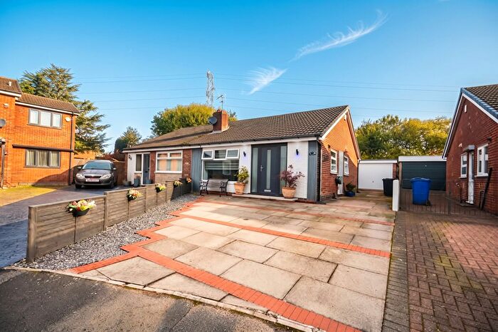 2 Bedroom Bungalow For Sale In The Crescent, Radcliffe, M26