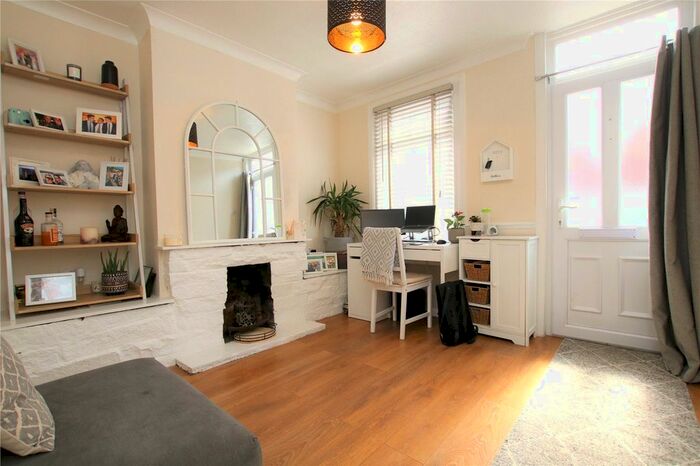 2 Bedroom Terraced House To Rent In Waldeck Street, Reading, Berkshire, RG1